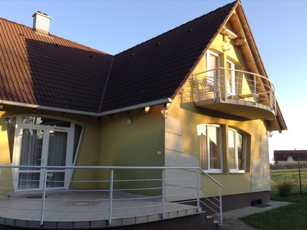 ザラカロシュBabati Apartmanhazアパートメント エクステリア 写真